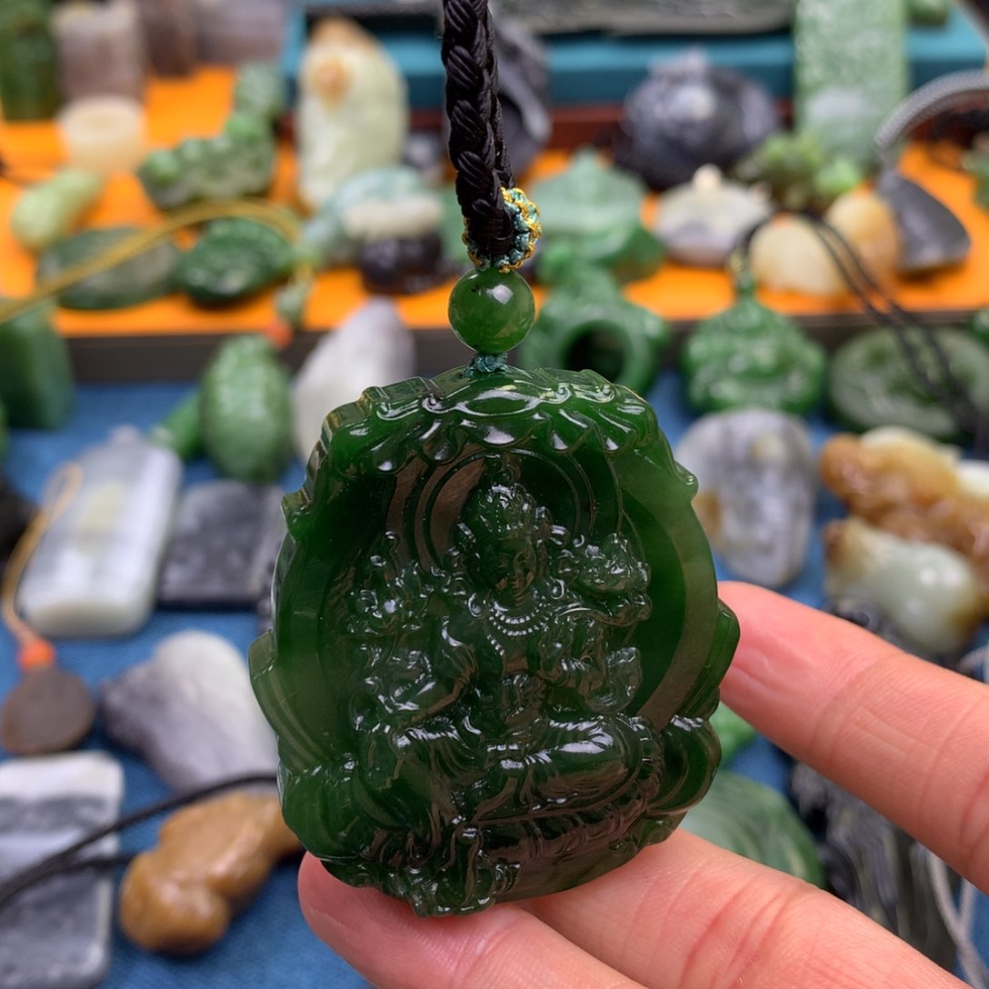 和田玉未镶嵌颈饰