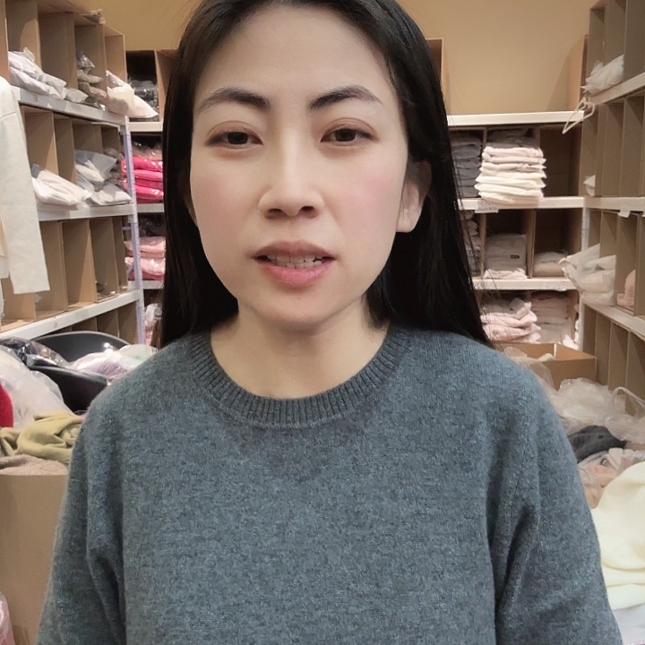 灰基础款M哈哈哈哈哈哈圆领