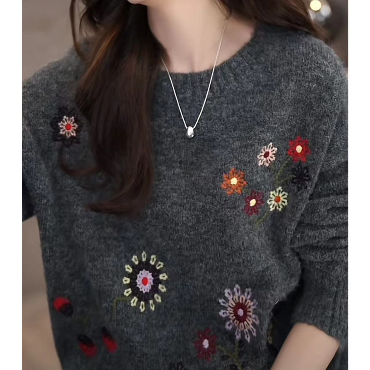 小雏菊 长袖保暖毛衣女款秋冬宽松圆领套头百搭针织上衣LL-254835