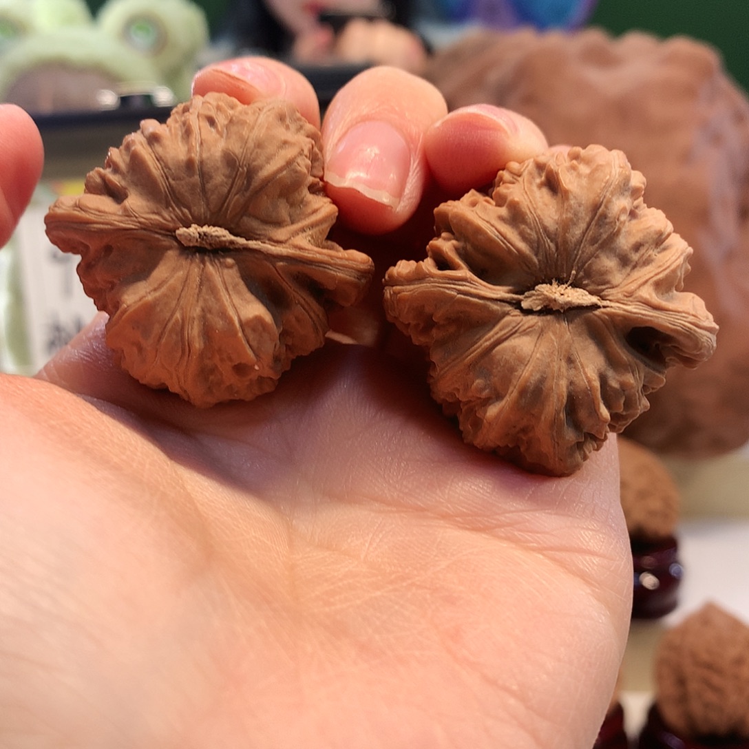 G***.桃核吊坠40尺三角白