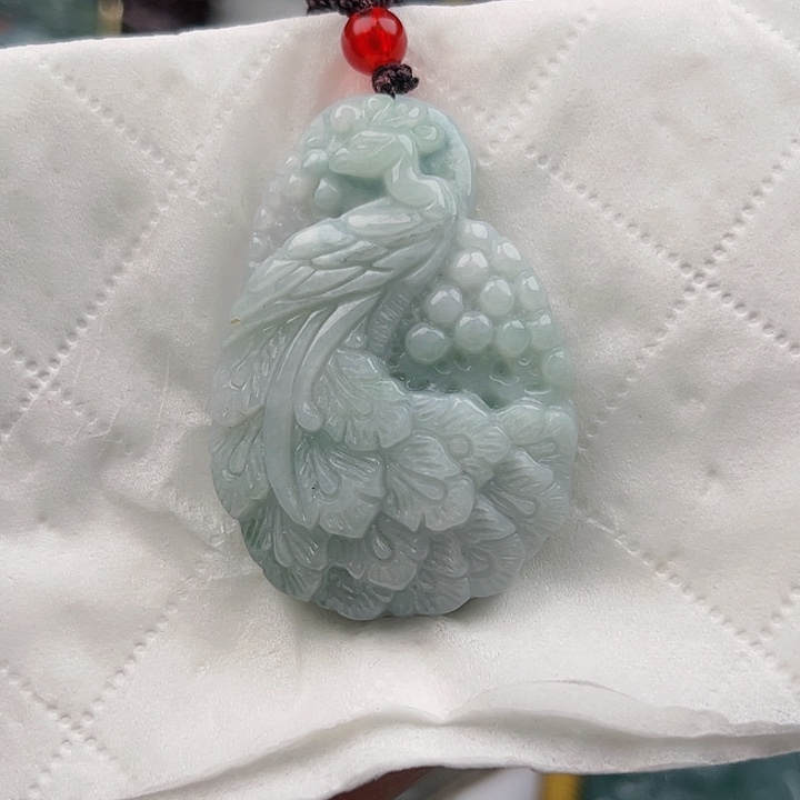 翡翠未镶嵌颈饰挂件