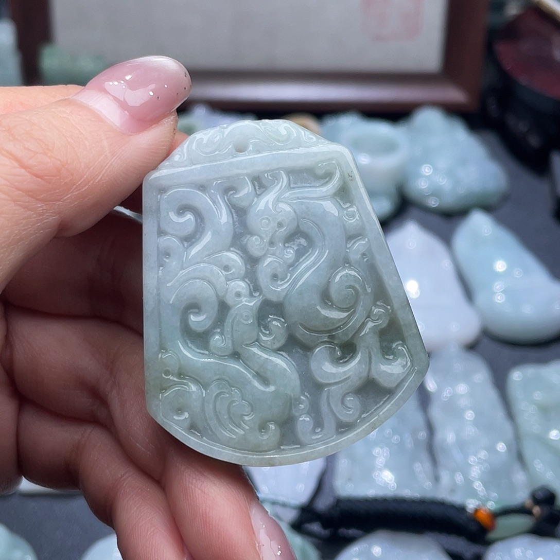 翡翠未镶嵌颈饰翡翠