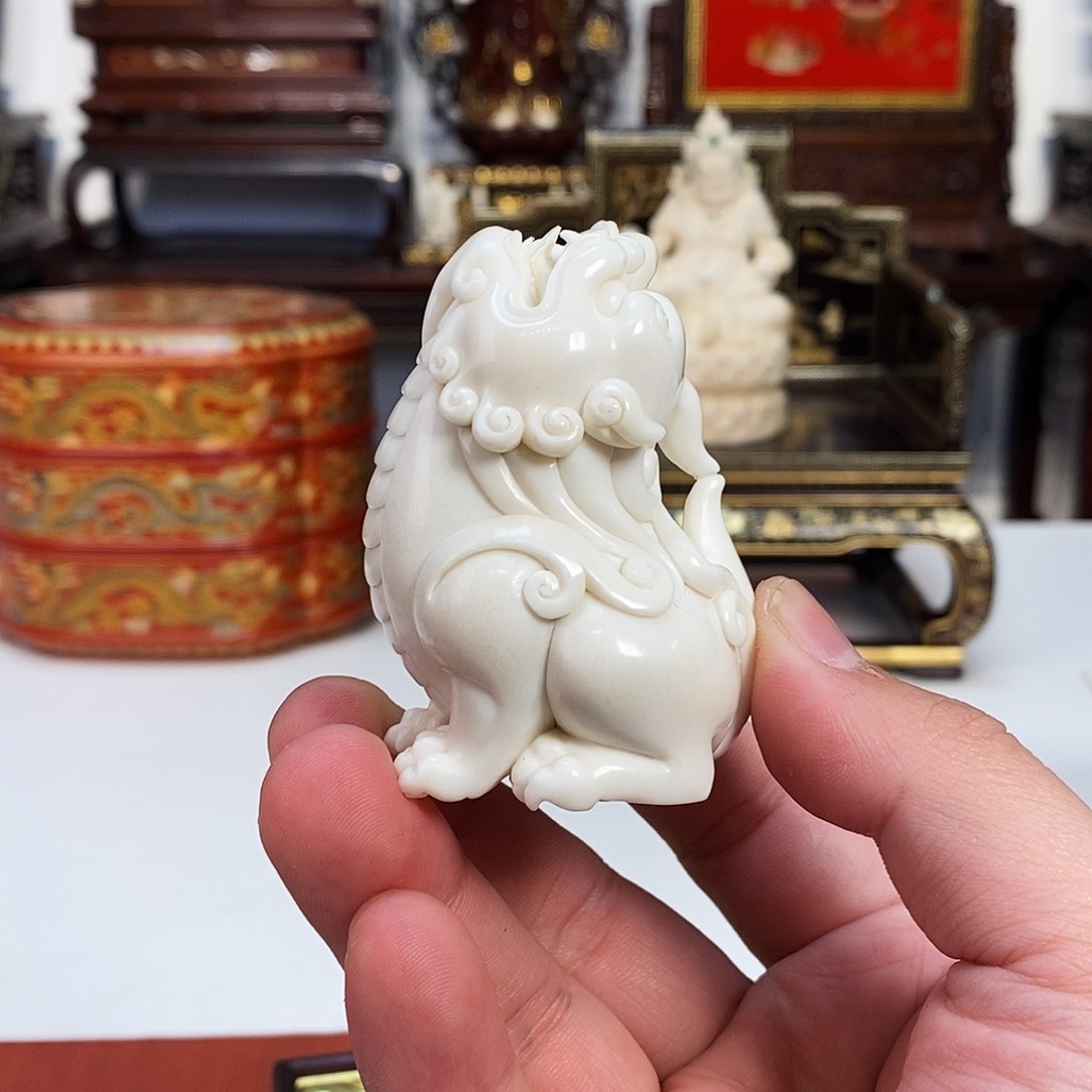 紫檀木类成套家具鹿