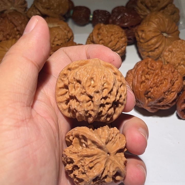 有***田桃核把件狮子头核桃