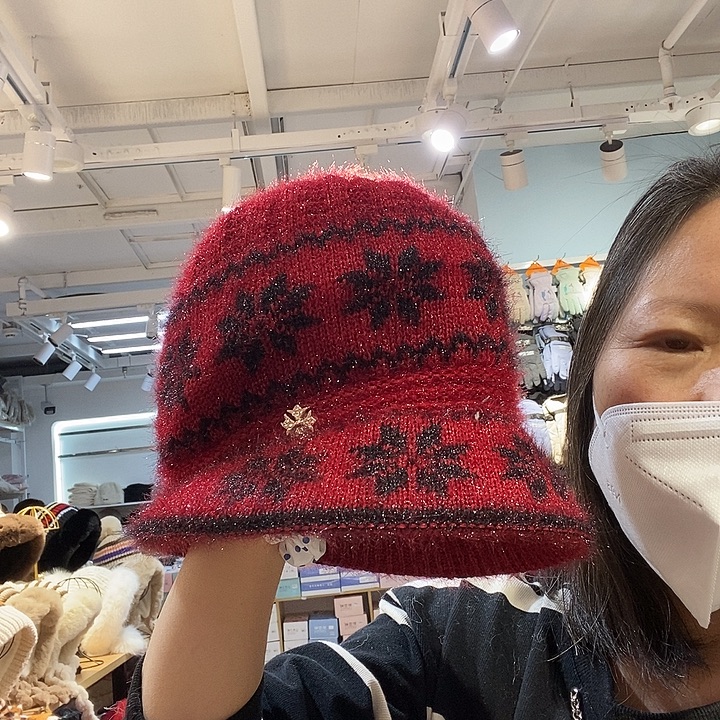 初***鱼三醋酯纤维福利妈妈毛线帽1个