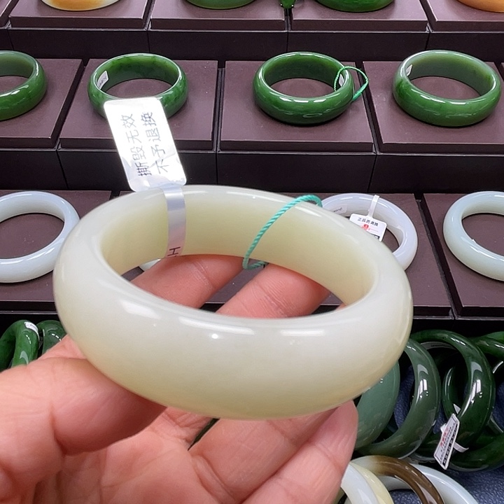 和田玉未镶嵌手镯5657