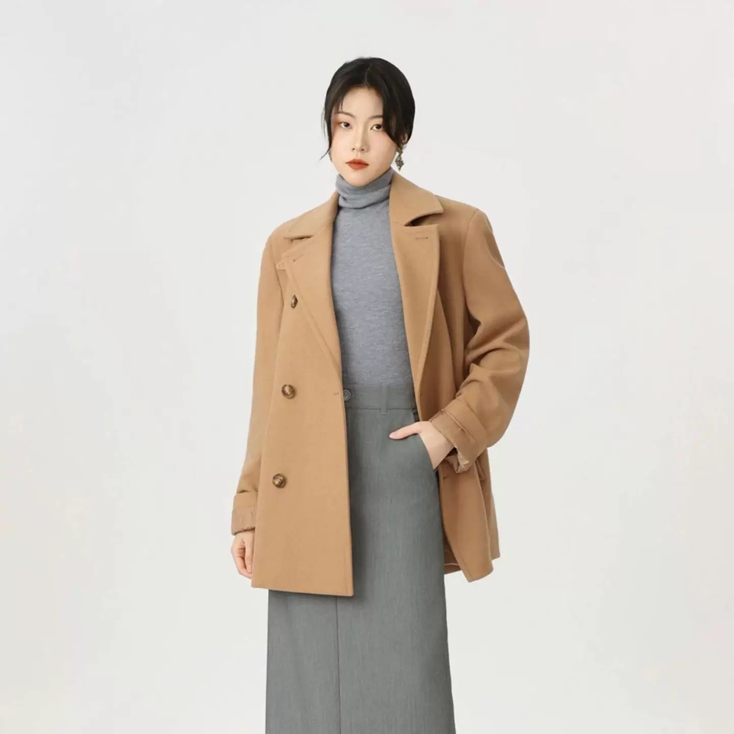 阿玛施/AMASS女装秋冬新款琥珀系老钱风双排扣绵羊毛外套540082