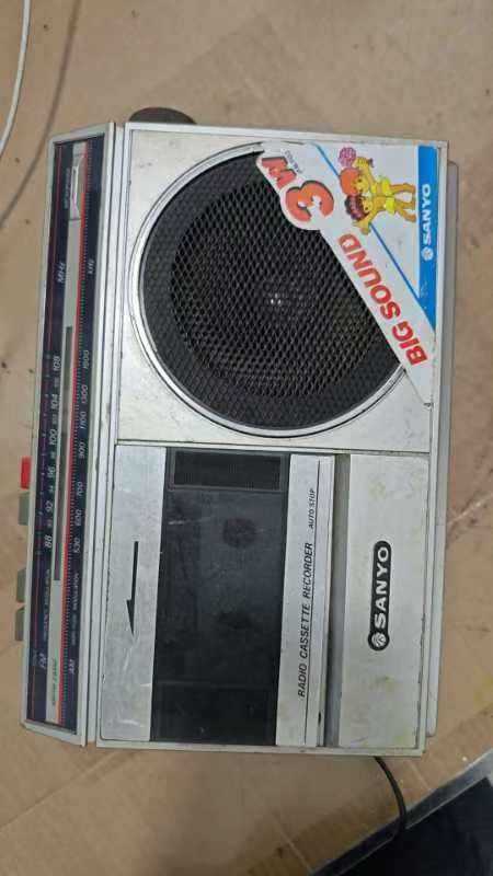 8新  收音机一台，不包好坏，不包邮