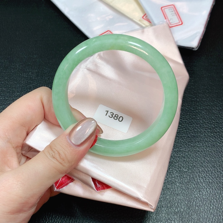 翡翠手镯未镶嵌天然翡翠手镯04