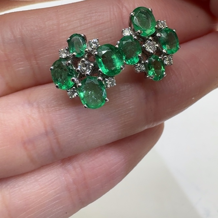 未镶嵌祖母绿耳饰