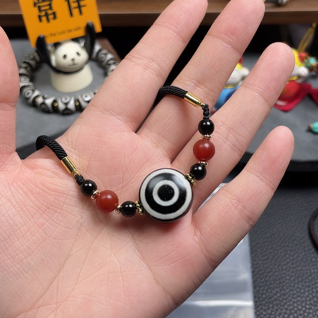 哈***世玛瑙/玉髓未镶嵌颈饰