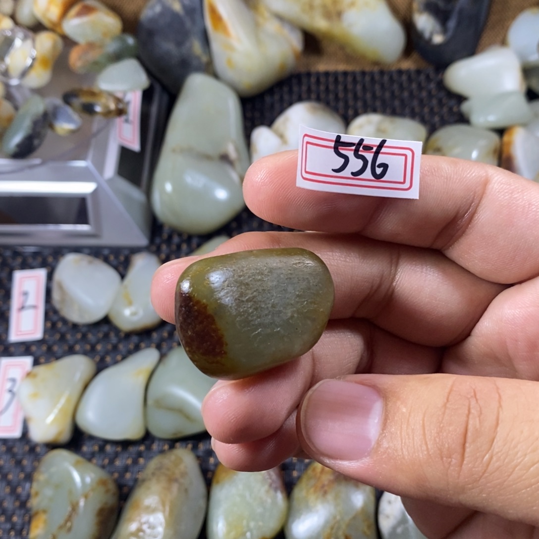 和田玉（糖玉）未镶嵌挂件