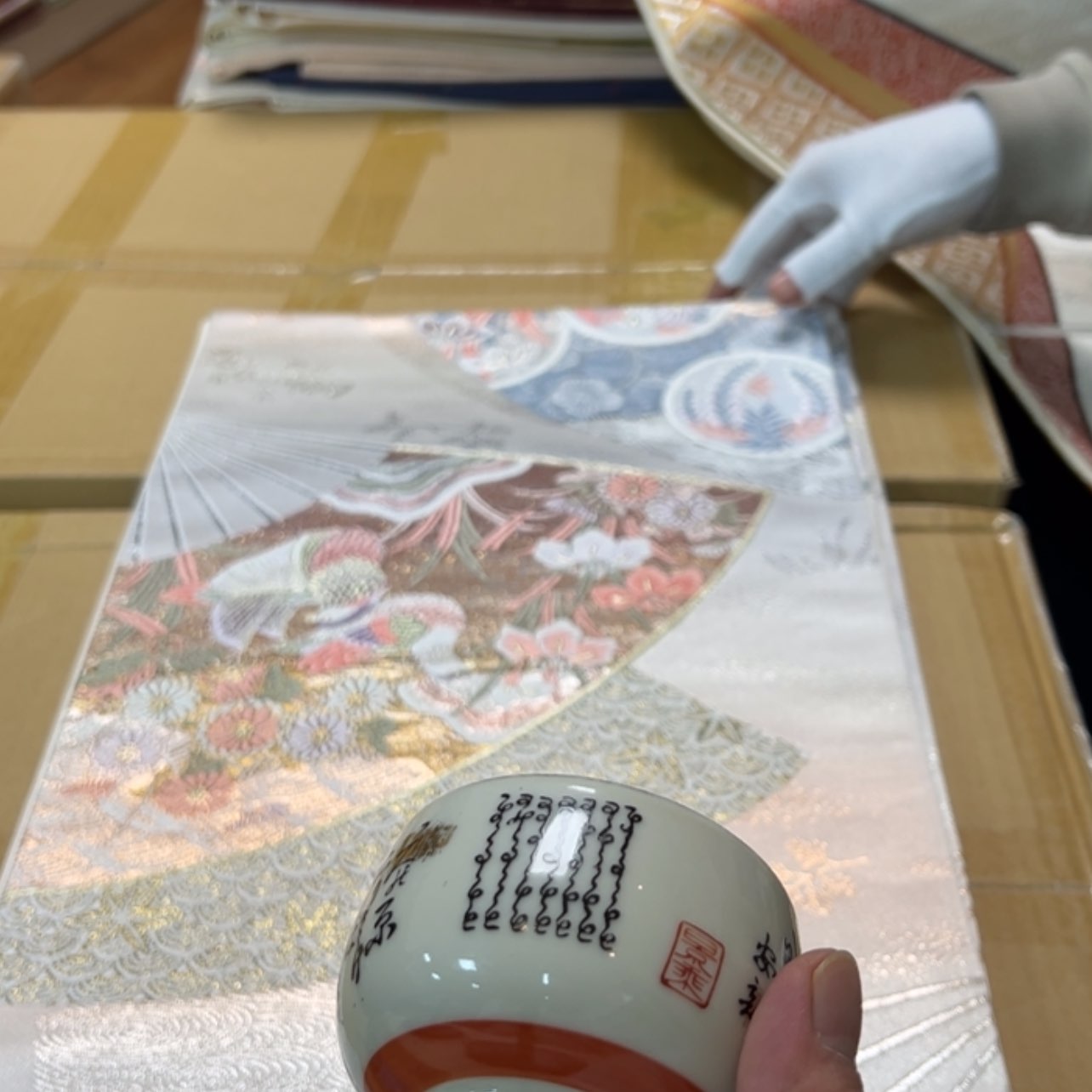 【闪购商品】冬**格陶瓷马克杯带盖勺