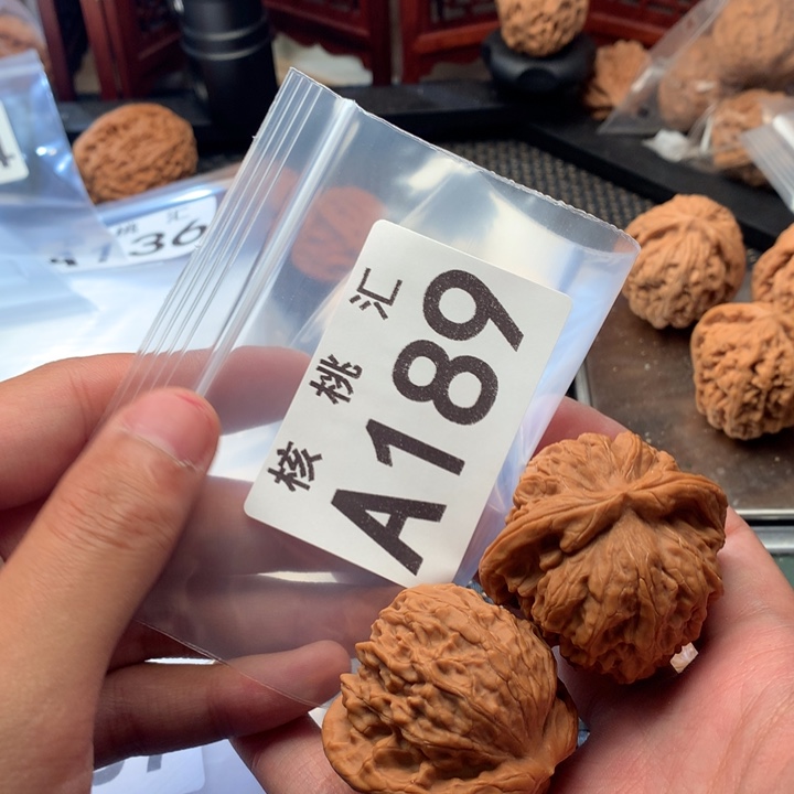 吊坠文玩核桃金麒麟