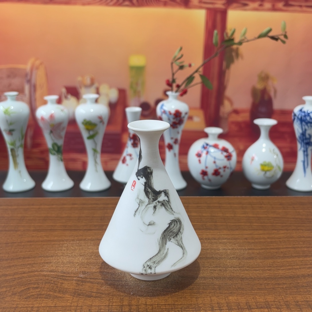 陶瓷景德镇小花瓶等着你