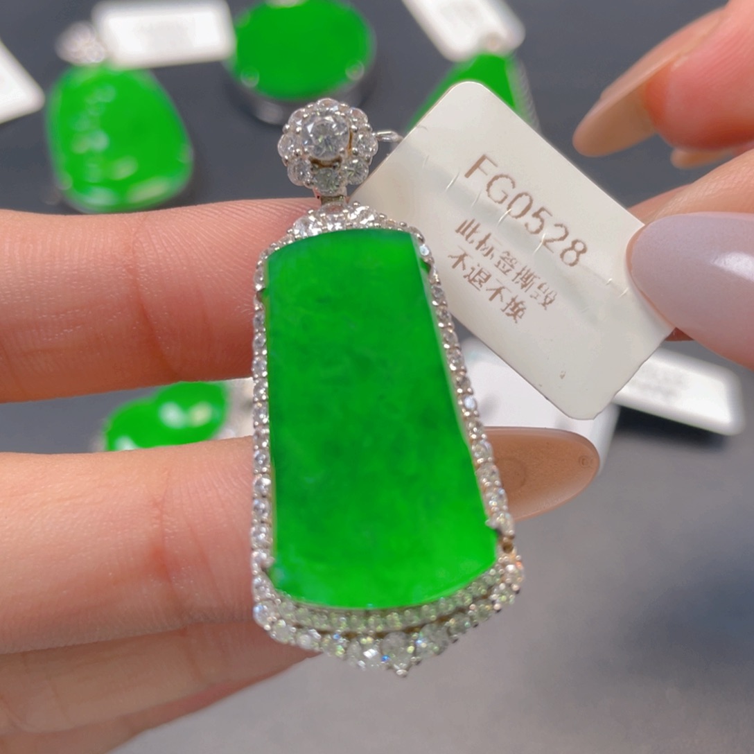 【闪购商品】颈饰银S925镶嵌翡翠翡翠