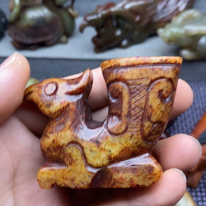 未镶嵌蛇纹石玉颈饰