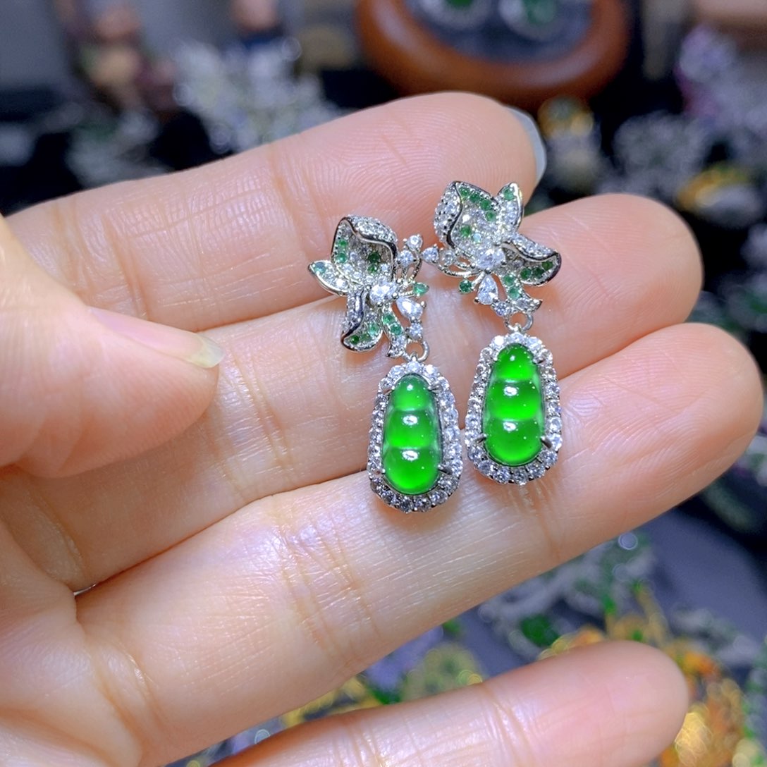 翡翠颈饰银S925镶嵌天然翡翠