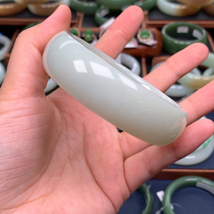 和田玉手镯62圈口未镶嵌