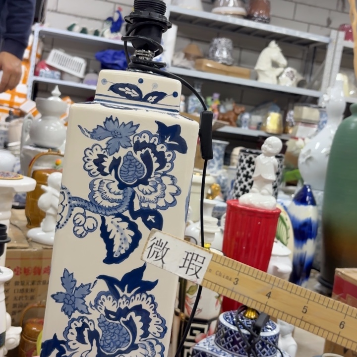 微瑕青花瓷器值得购买