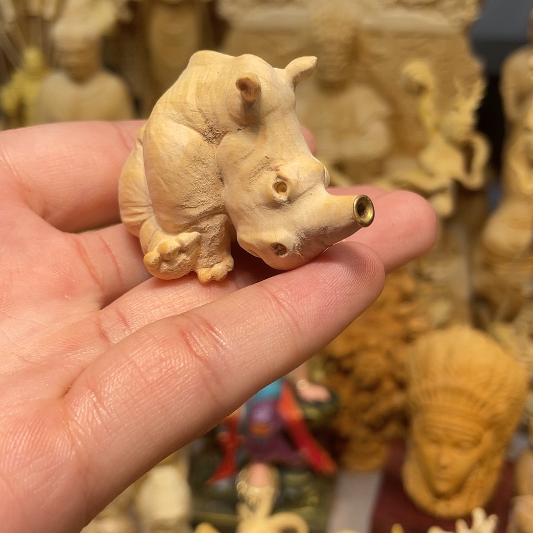 黄杨木小瑕疵小犀牛