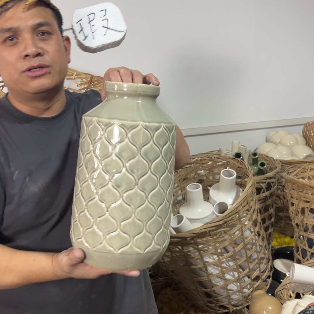 摆件82 号高中低温陶瓷工艺瓶（部分微瑕）