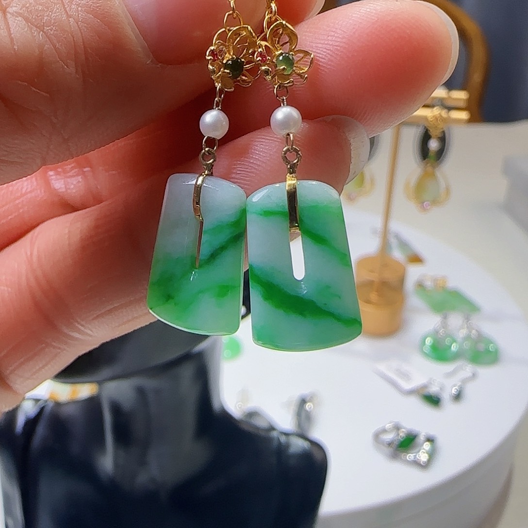 翡翠耳饰18K金镶嵌天然缅甸a货翡翠