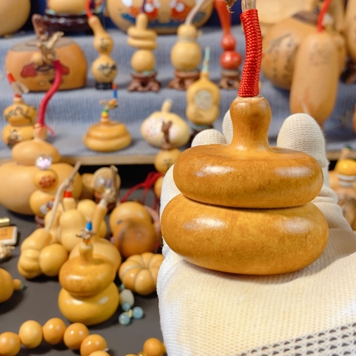 ****嘻阿来咯哦哦我摸摸one one的