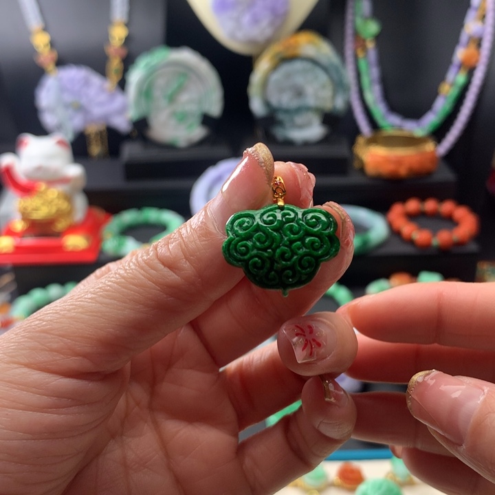 翡翠未镶嵌颈饰翡翠如意