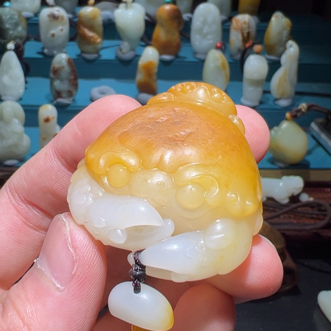 颈饰未镶嵌和田玉（子料）