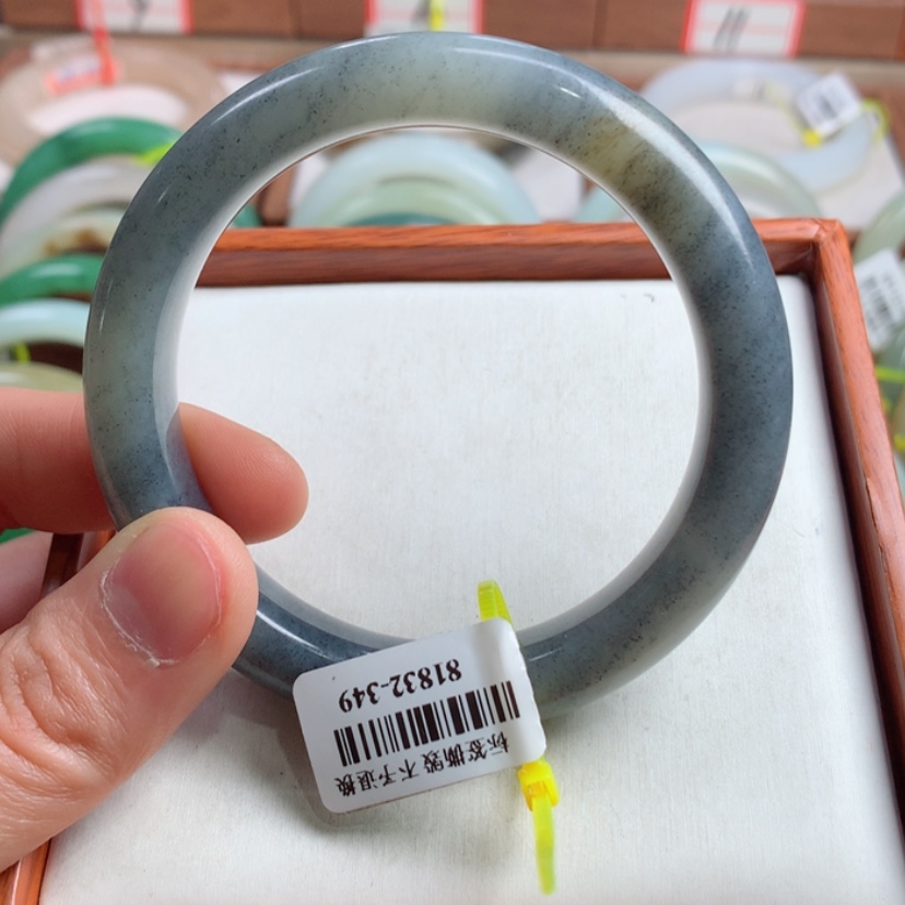 【闪购商品】和田玉手镯未镶嵌56.3