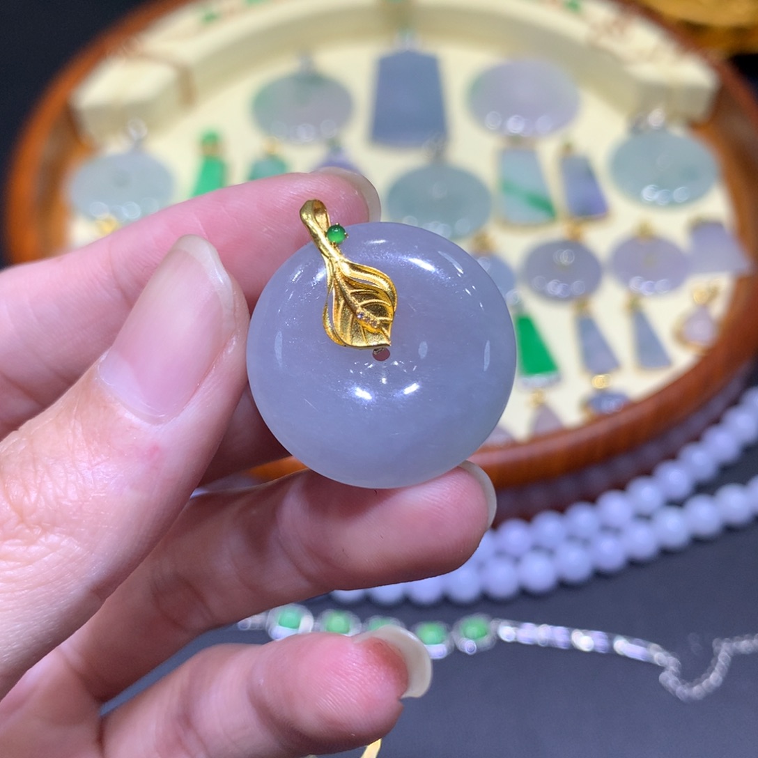 翡翠吊坠(不含链)18K金镶嵌
