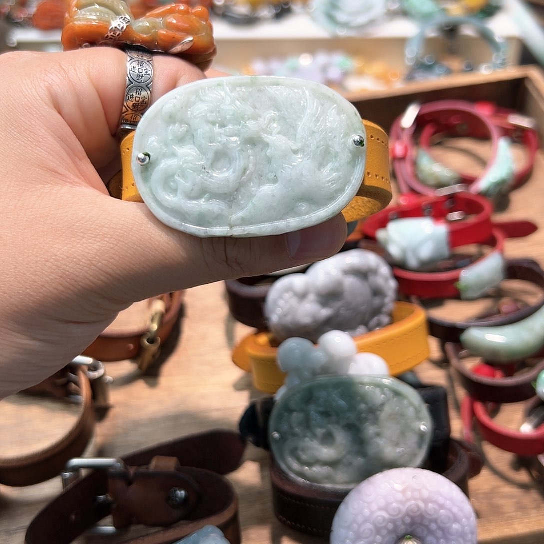 翡翠颈饰未镶嵌手串