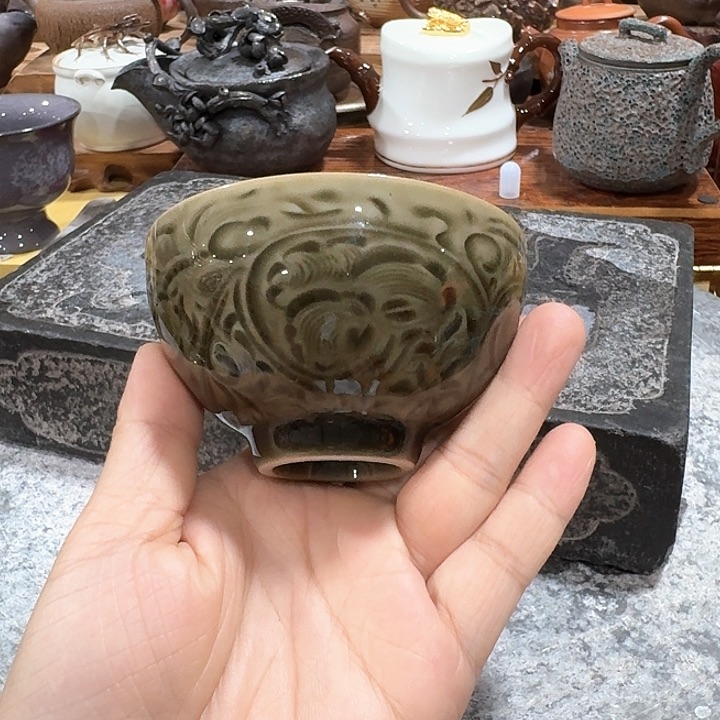 主人杯一个。。。品茗瓷