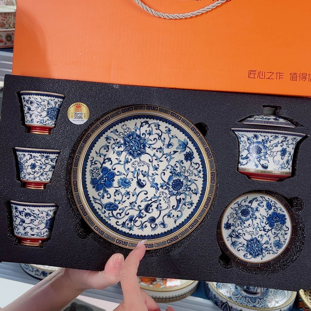 盖碗很漂亮，我很喜欢