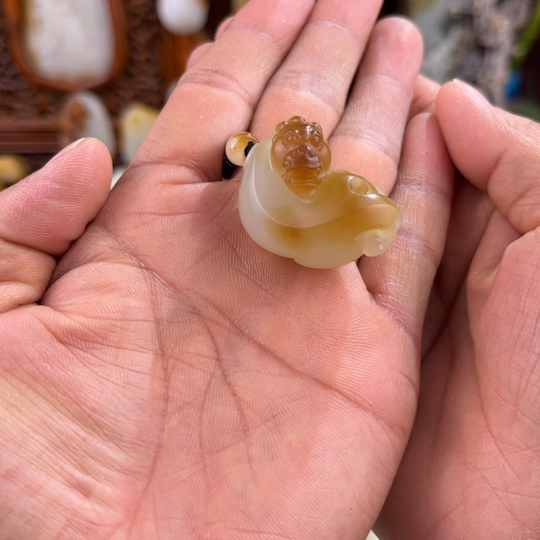 和田玉（糖玉）未镶嵌颈饰