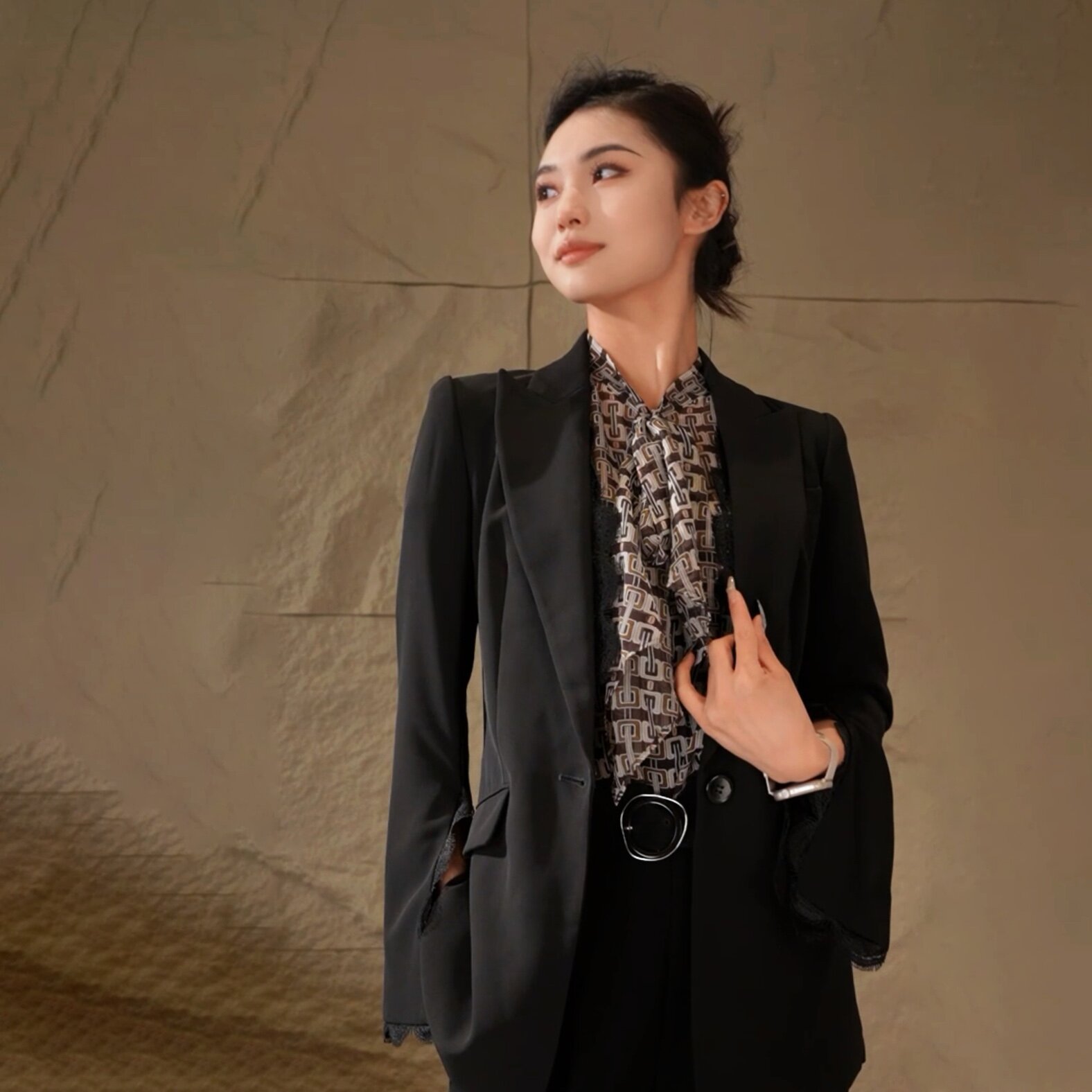 【小熊专属】曼德诗女士黑色春夏简约韩版小西装431279-90183