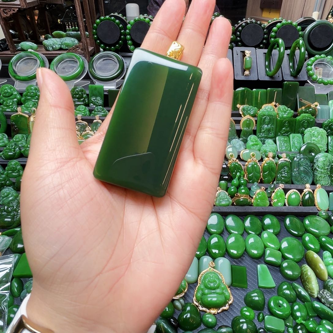 宝***帅和田玉（碧玉）18K金镶嵌颈饰定制款不退不换