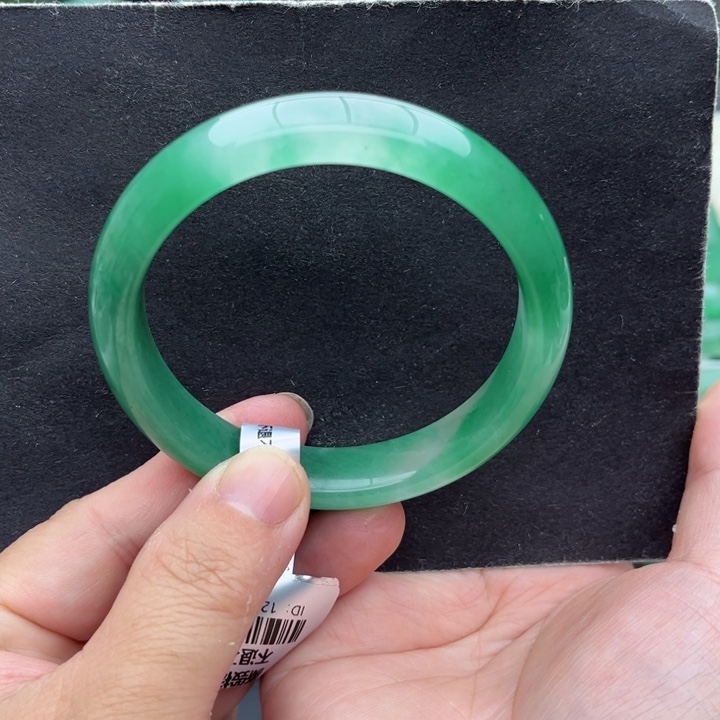 石英质玉未镶嵌手镯59.1