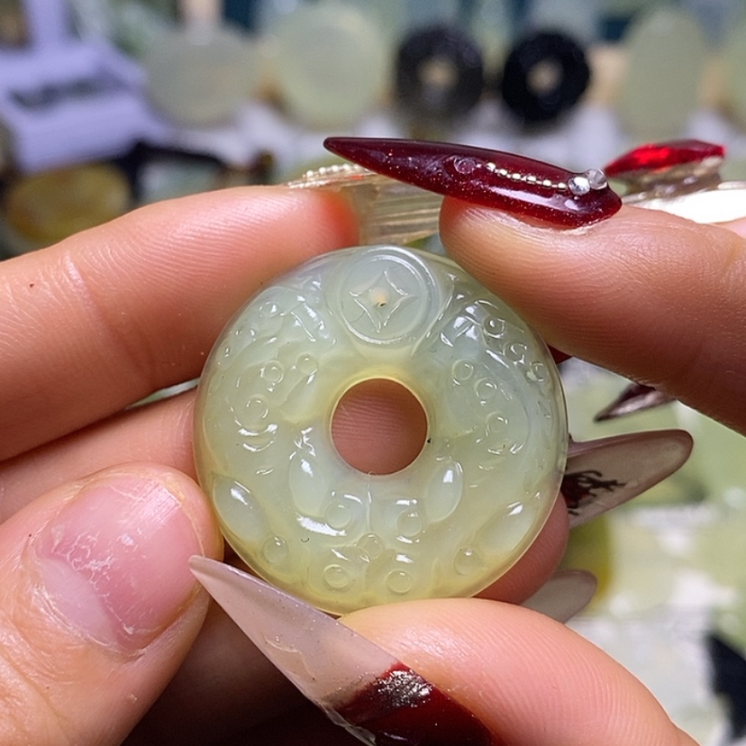 【闪购商品】蛇纹石玉颈饰未镶嵌