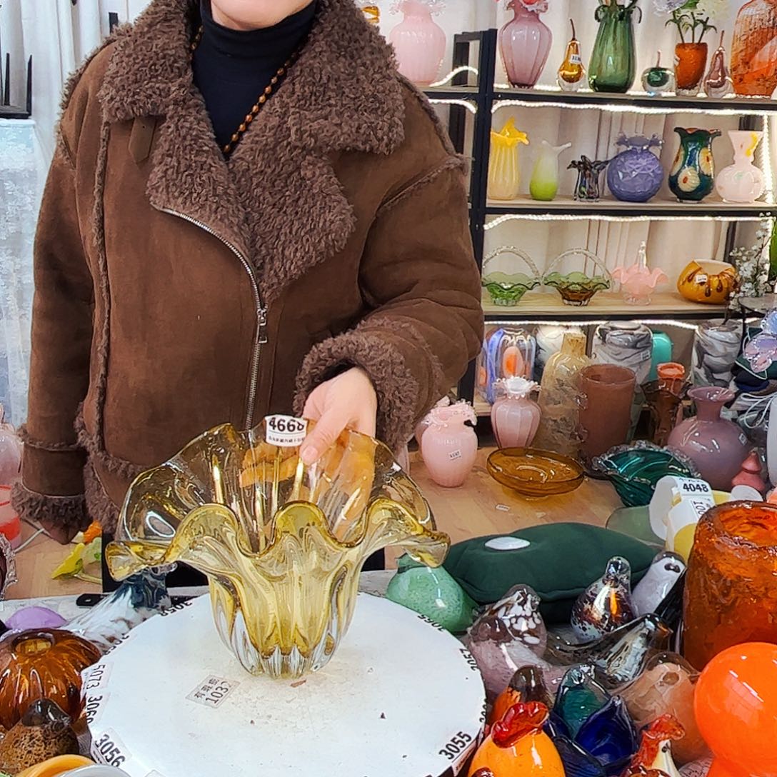 4668 家悦琉璃工艺品