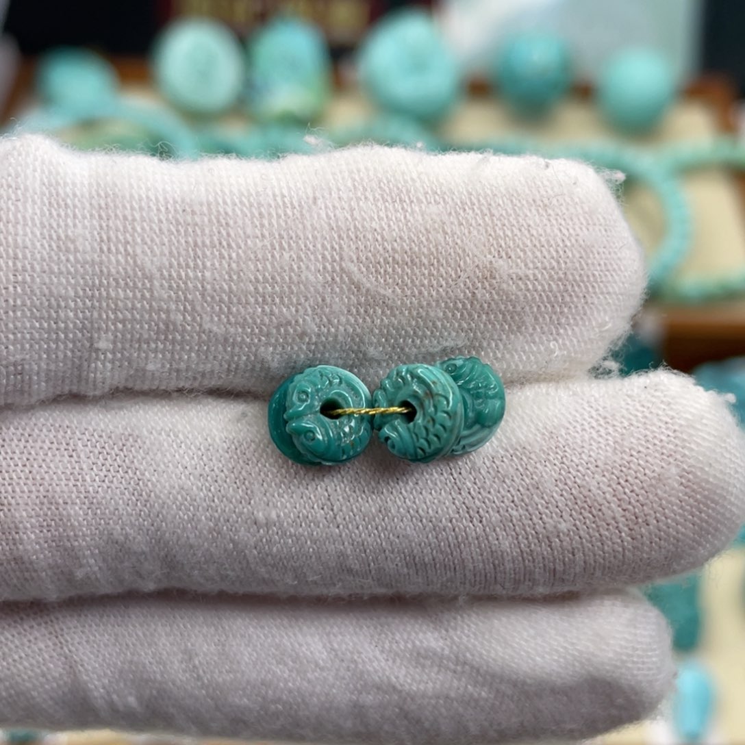 绿松石未镶嵌颈饰