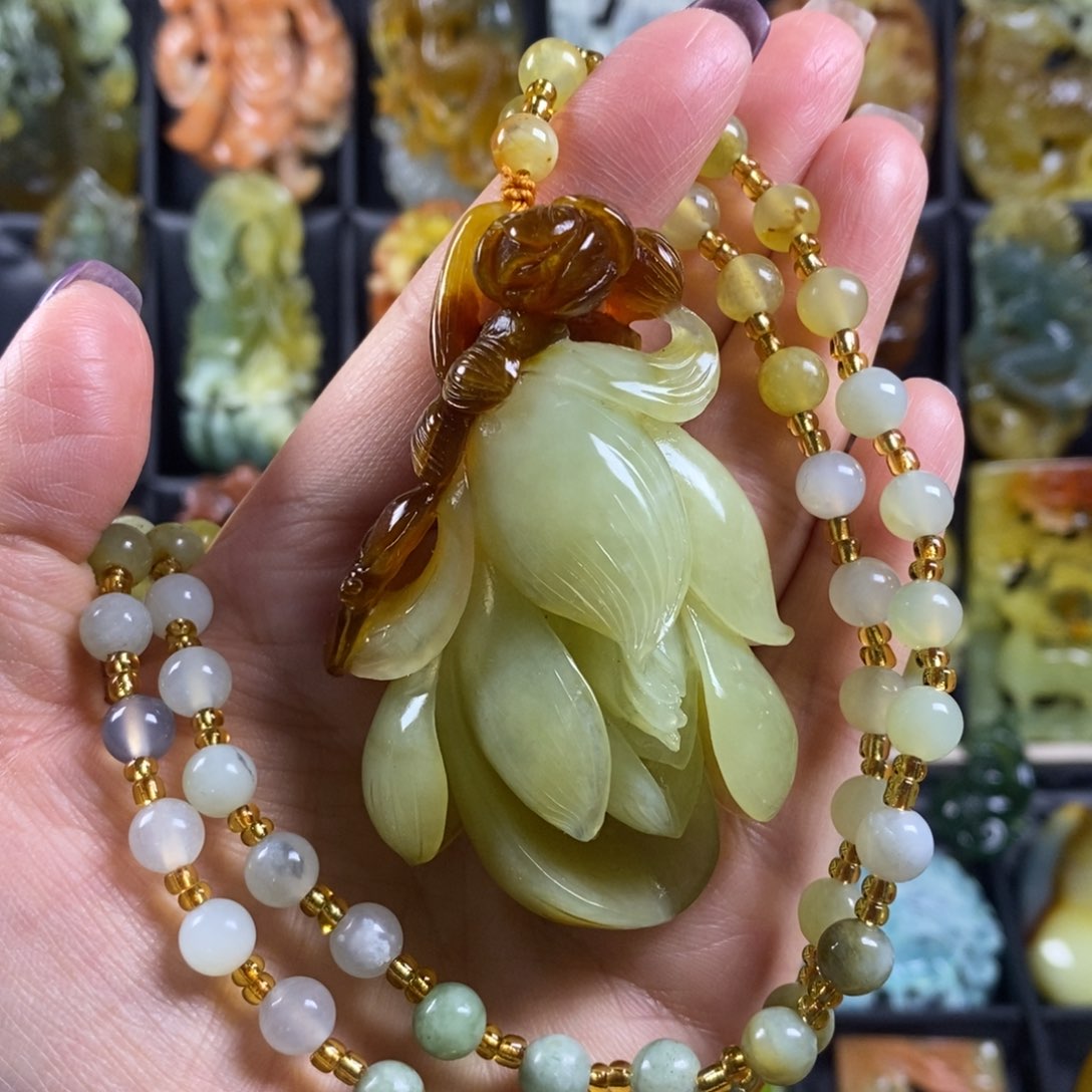 蛇纹石玉合金颈饰