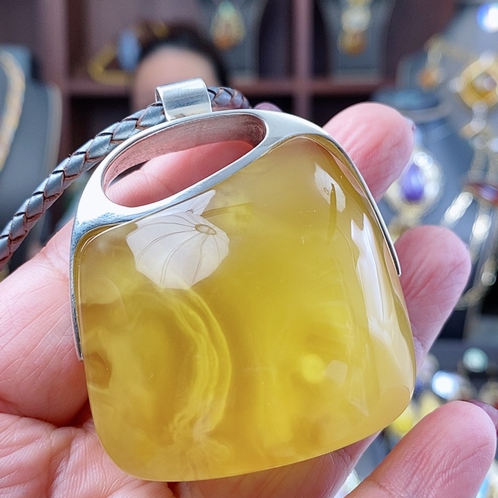 银S925镶嵌琥珀颈饰吊坠