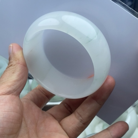 萍***友石英质玉（金丝玉）未镶嵌手镯