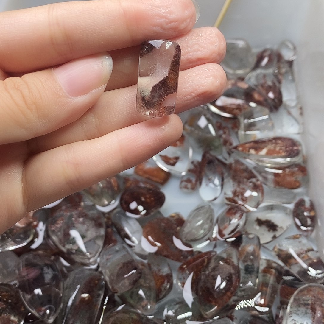 唐***姗银S925镶嵌颈饰水晶