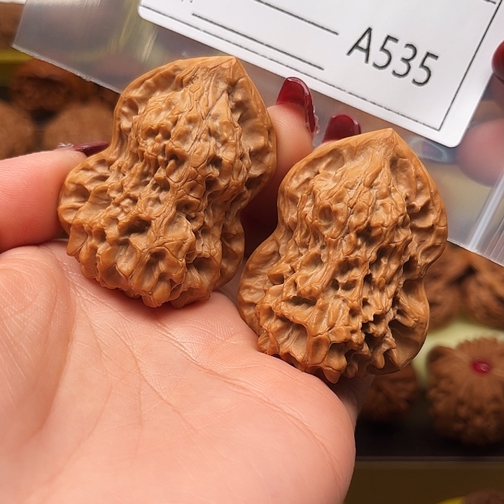 文玩核桃把件lo w x y x y