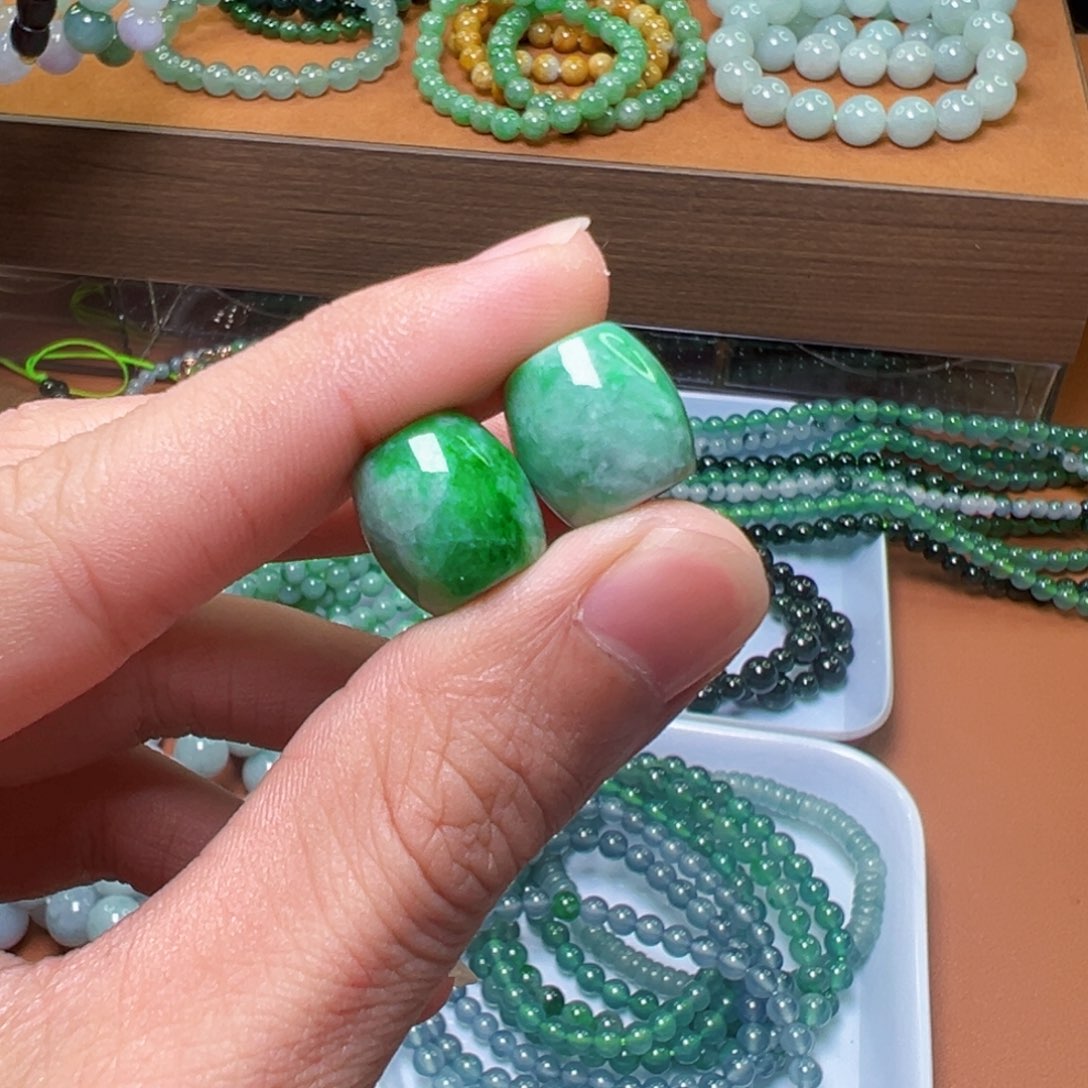 玄***文翡翠未镶嵌颈饰翡翠路路通