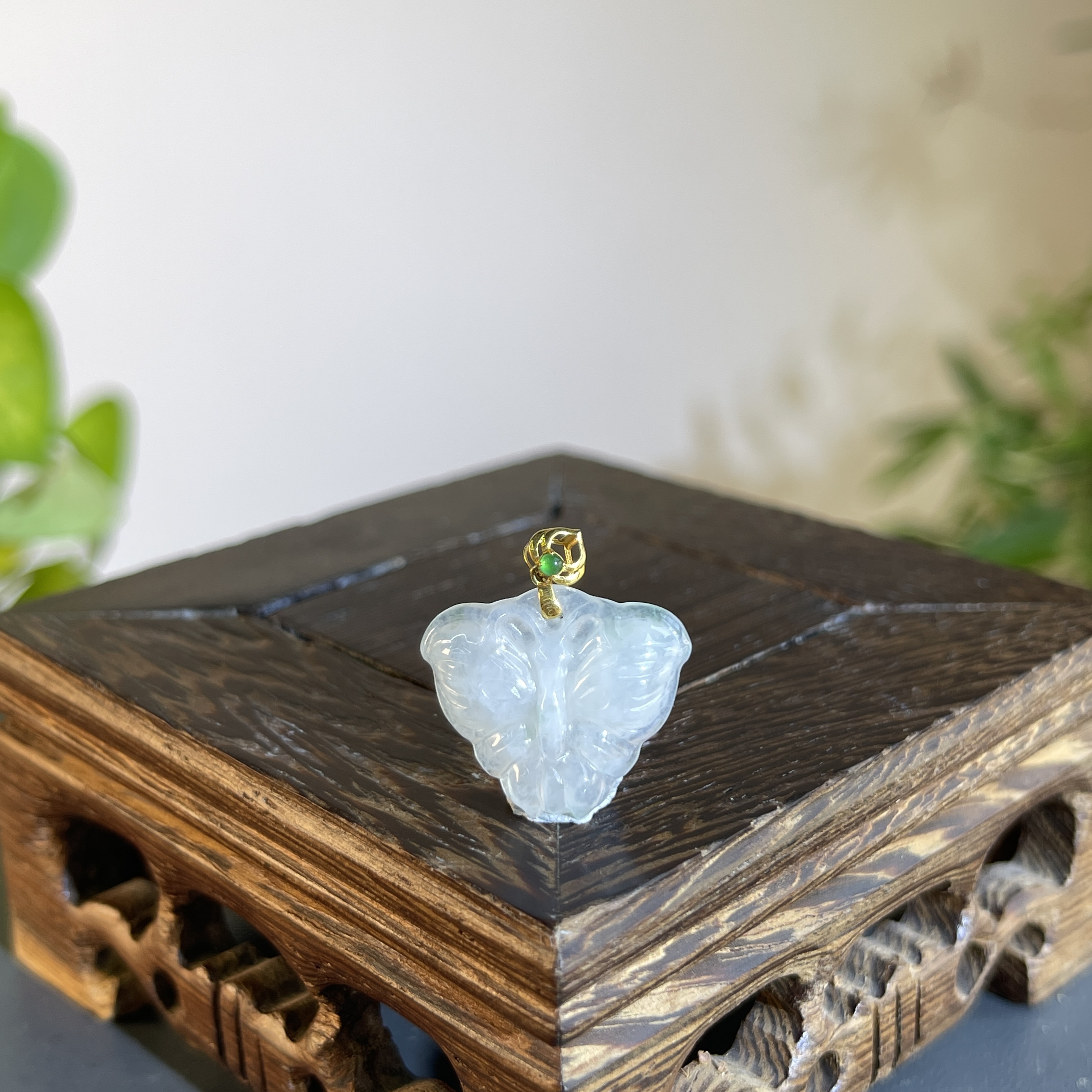 JTB12-08 天然缅甸A货翡翠  18K扣蝴蝶