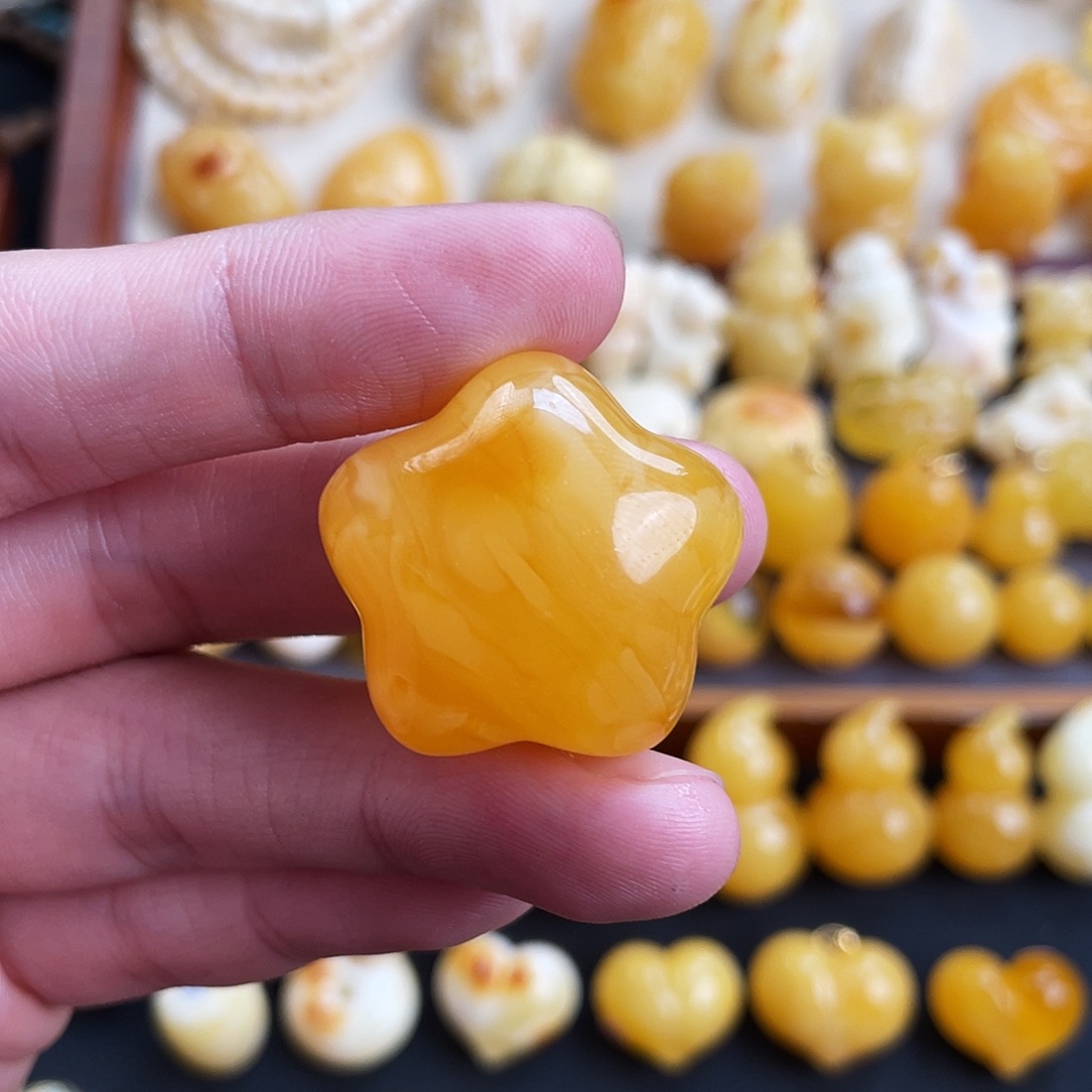 琥珀未镶嵌珠宝奇石